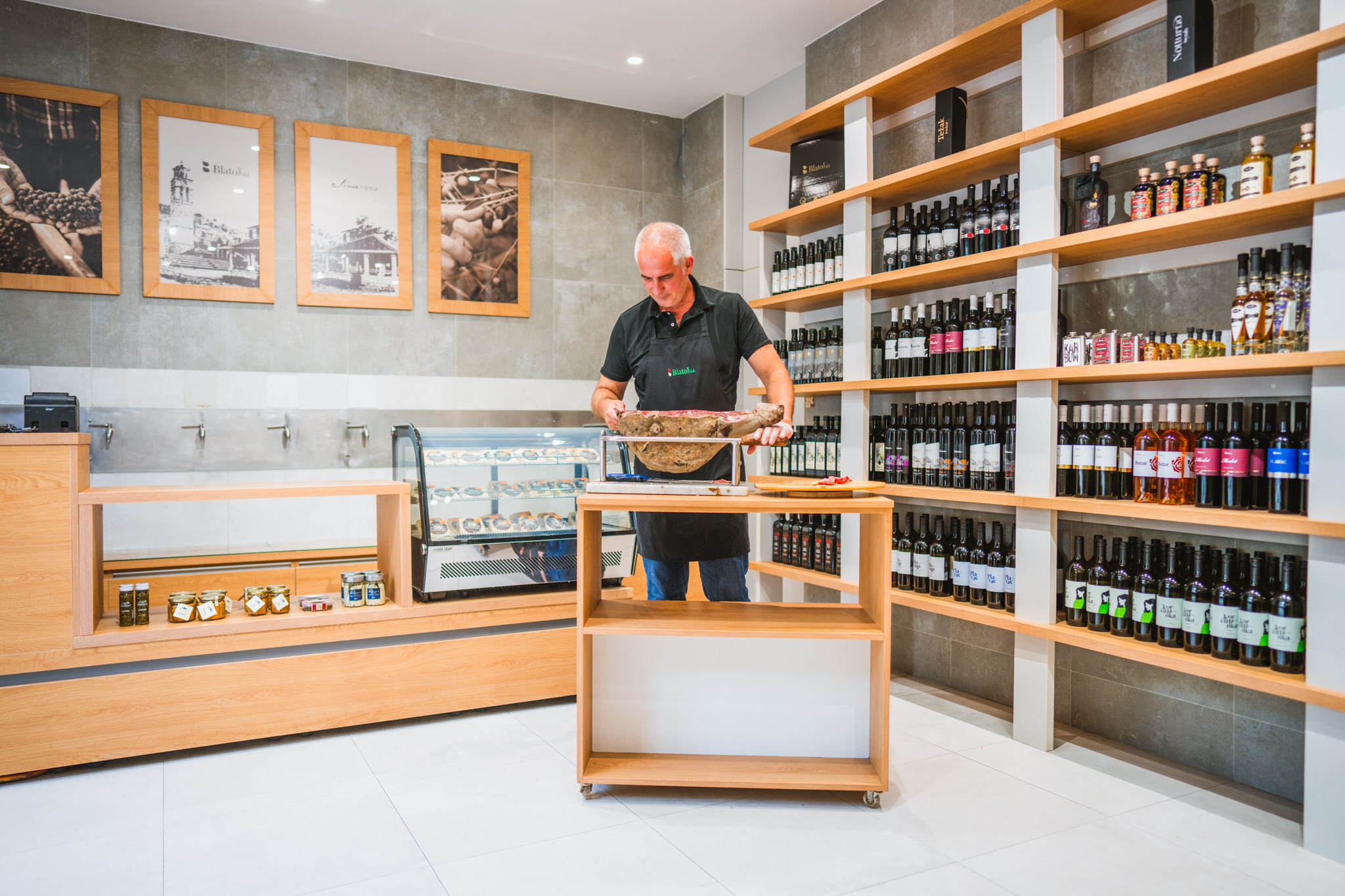 Trgovina i točiona vina_Wine and Olive Oil Shop Blato 1902_Island of Korčula
